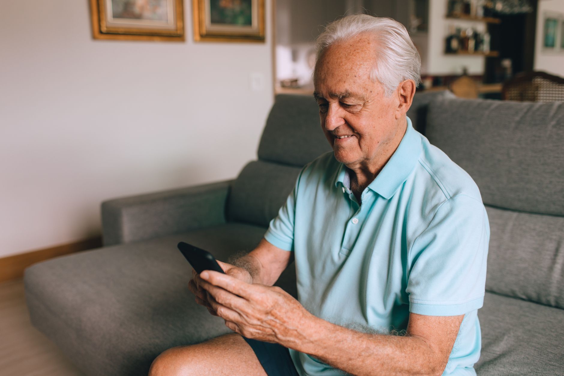 Are Seniors Struggling with Screens Worse than Teens?